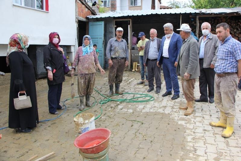 Başkan Çalışkan’dan Hasanlar köyüne “Geçmiş olsun” ziyareti
