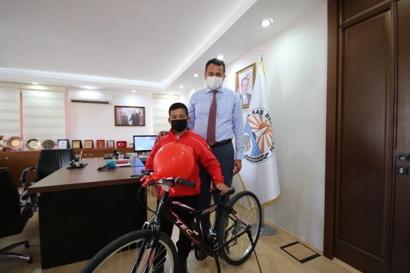 Kaş Belediyesi güreşçisi Karakurum, Türkiye üçüncüsü oldu
