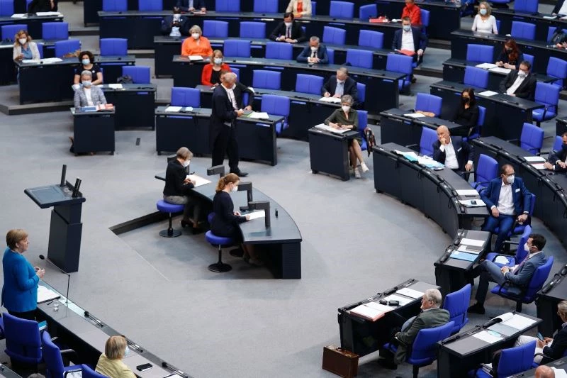 Merkel, Federal Meclis’te son kez soruları yanıtladı
