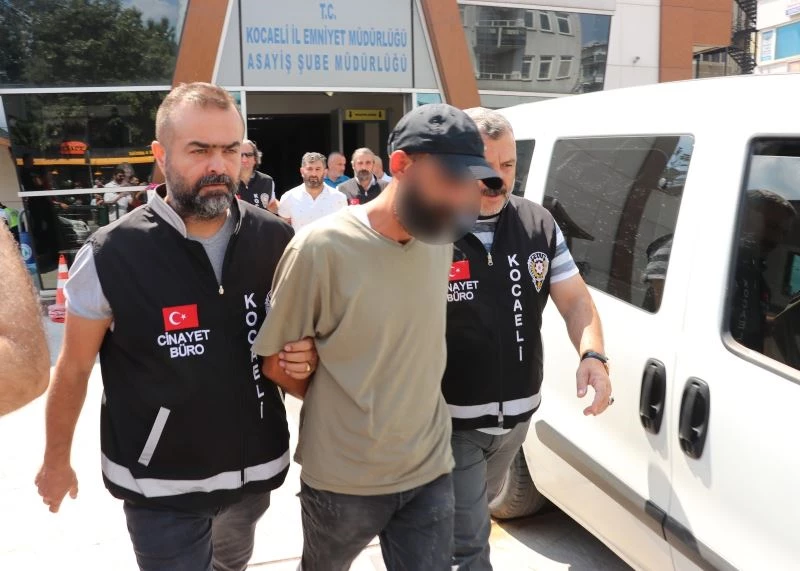 Korkuyla araç içine saklanan kadını öldüren zanlıya müebbet talebi
