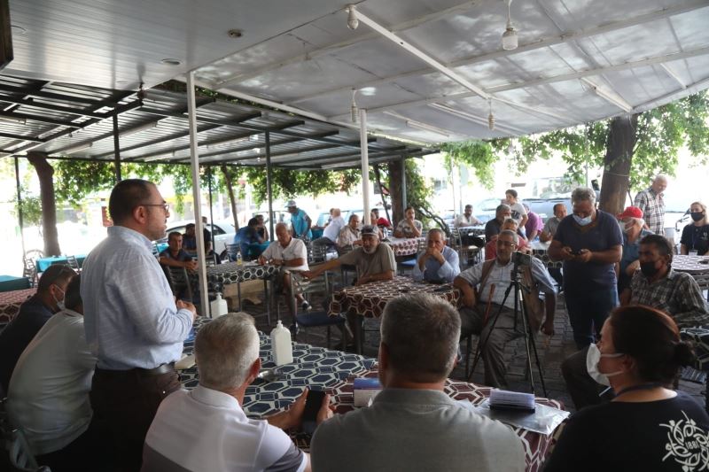Aydın Büyükşehir bürokratları ’Büyükşehir Sahada’ projesi kapsamında vatandaşları dinliyor
