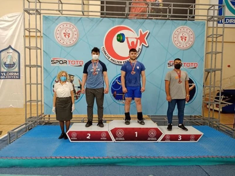 Kahramankazanlı genç haltercilerden madalyalara ambargo
