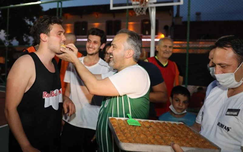 Başkan Aktaş, ‘İhtiyar Delikanlılar’ ile kapıştı

