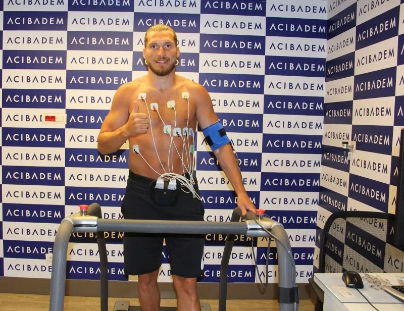 Sivasspor’un yeni transferi Koray Altınay sağlık kontrolünden geçti
