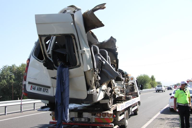 Elazığ’da 3 kişinin öldüğü kazada, sürücünün gözüne güneş gelmiş
