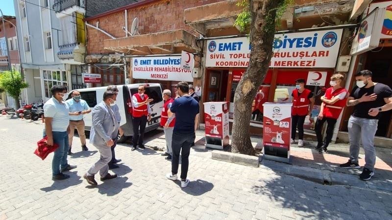 Emet’te sokak hayvanları için mamamatik
