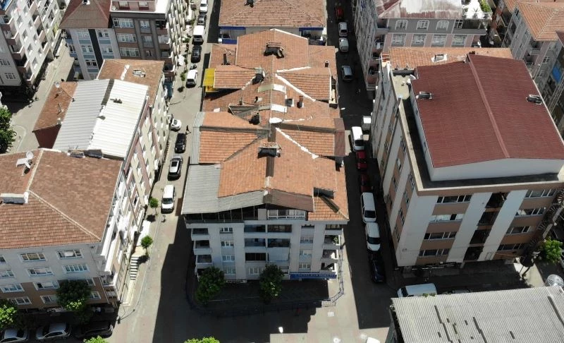 Depremden sonra mühürlenen binanın yıkım kararı çıktı
