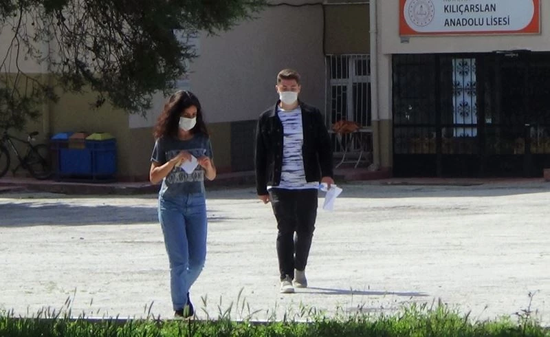 2 dakika geç kalınca sınava giremediler
