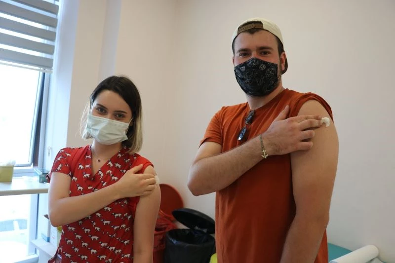 Edirneliler aşılamada birinci sırada yer almanın sevincini yaşıyor
