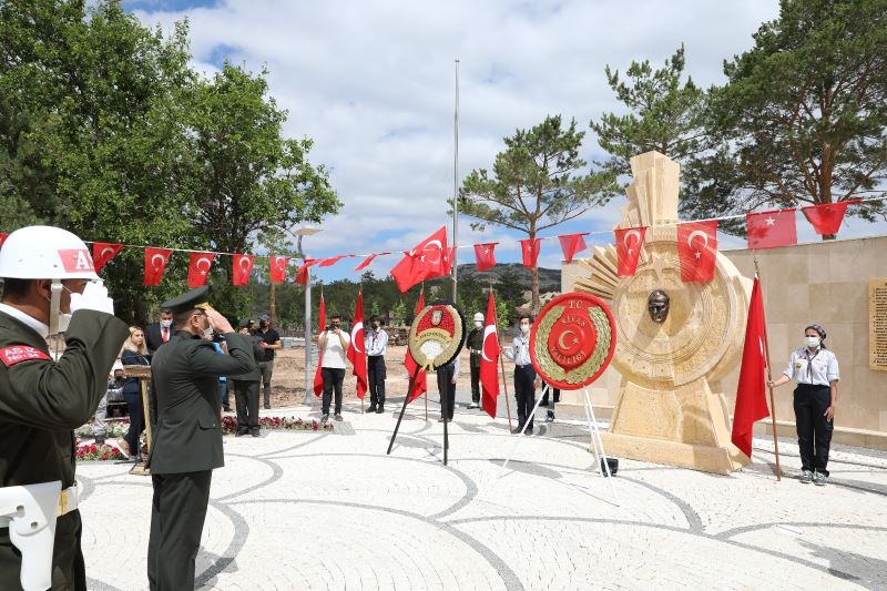 Atatürk’ün Sivas’a Gelişinin 102. Yıl Dönümü İlk Adım Anıtında kutlandı
