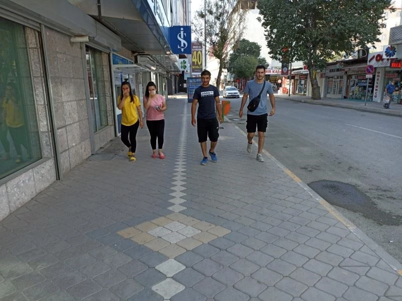 Son kısıtlama gününde cadde ve sokaklarda YKS yoğunluğu yaşandı
