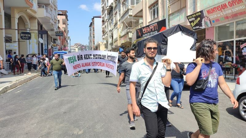 Hatay’da betonlaşmaya tabutlu eylem
