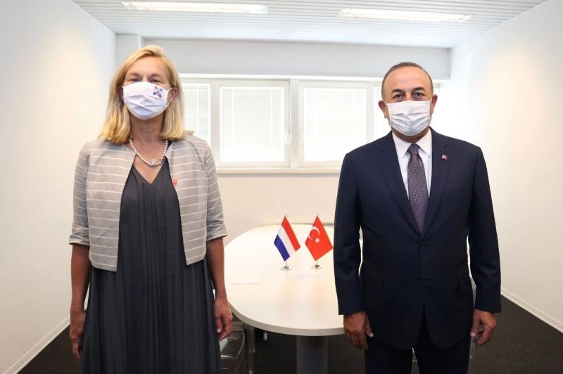 Bakan Çavuşoğlu, Hollandalı ve Avusturyalı mevkidaşları ile bir araya geldi
