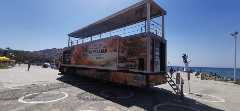 ’Çanakkale Mobil Müze Tırı’ Kuşadası’nda ziyarete açıldı

