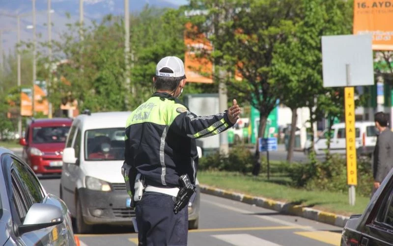 Erzincan’da trafiğe kayıtlı araç sayısı Mayıs ayı sonu itibarıyla 62 bin 372 oldu

