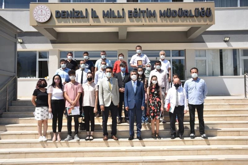 Meslek lisesi öğrencileri ‘Sıfır Atıkla Sanata Merhaba’ dedi
