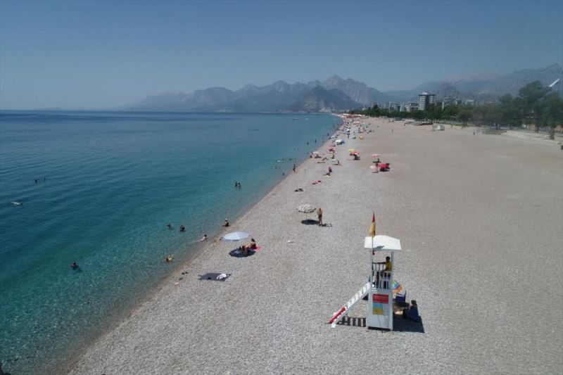 Termometrelerin 40 dereceyi gördüğü Antalya