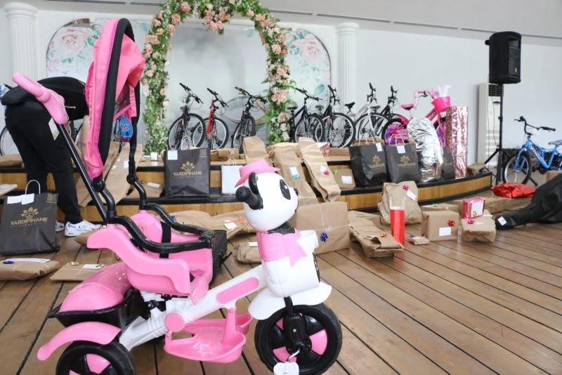 Eyüpsultanlı yetim ve öksüz çocukların hayalleri gerçek oldu
