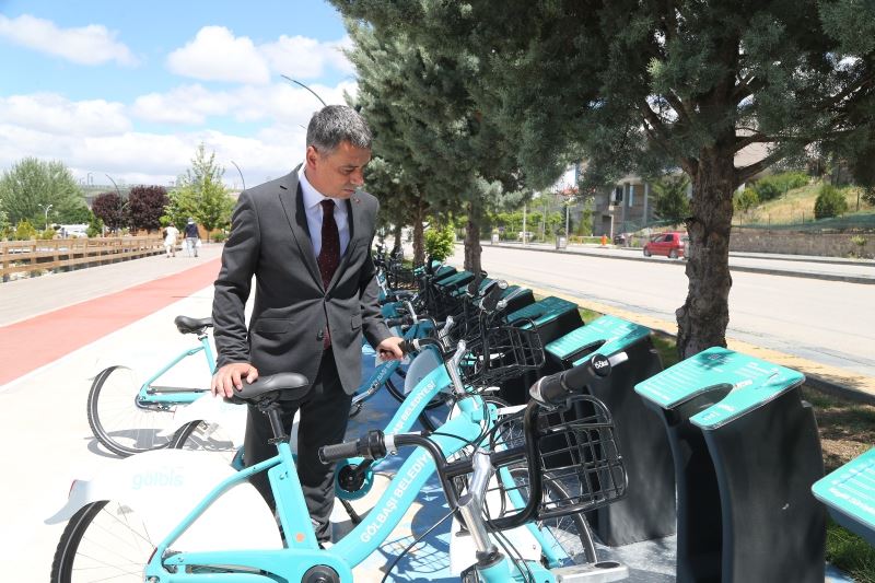 Gölbaşı Belediye Başkanı Şimşek, bisiklet kullanımının yaygınlaştırılması için kurulan GÖLBİS’i test etti
