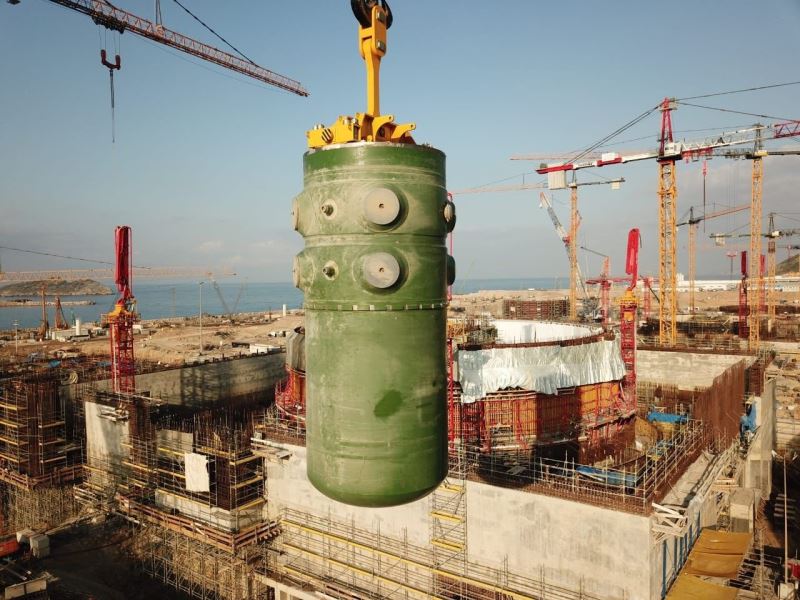 Bakan Dönmez, Akkuyu Nükleer’de birinci ünitenin reaktör kabı montajının tamamlandığını duyurdu
