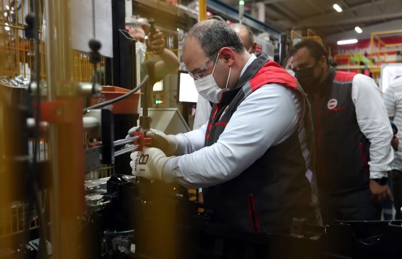 Bakan Varank: “TOGG, endüstrideki elektrikli araç ve otonom araç dönüşümünü yakaladı”
