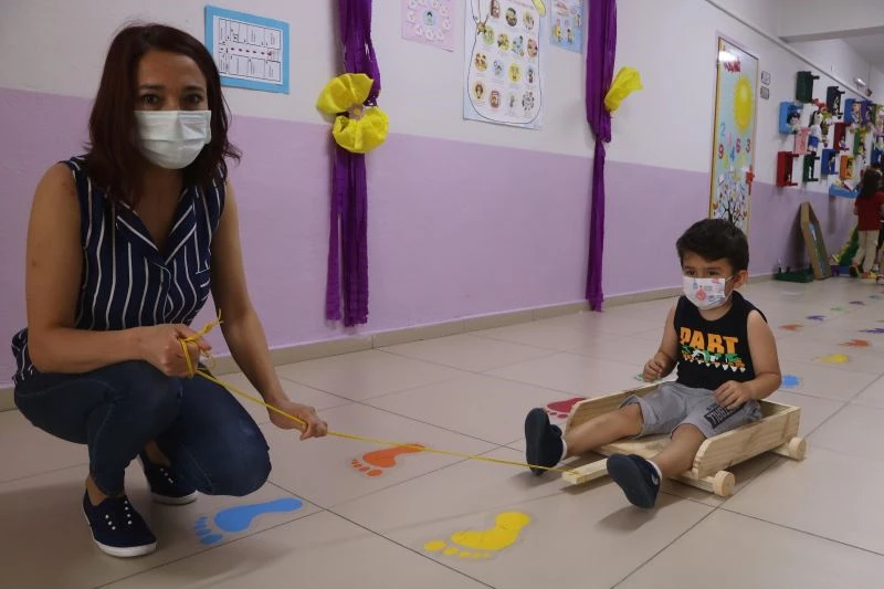 Anne babalar bu oyuncaklarla çocukluklarına döndü
