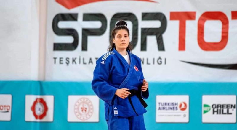 Yunusemreli Şeyda Nur judoda Türkiye Şampiyonu oldu
