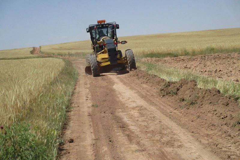 İl Özel İdaresi hasat mevsimi nedeniyle stabilize yollarda çalışma yaptı
