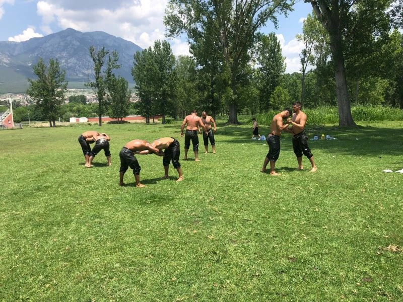 Çorum’lu pehlivanları Kırkpınar’a hazırlanıyorlar
