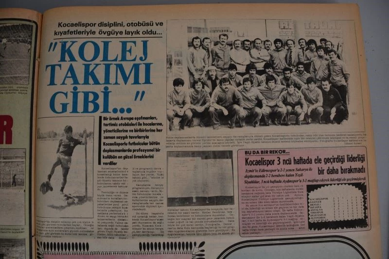 İlk şampiyonluğun mimarı 40 yıl sonraki maçta sahadakiler gibi sevindi
