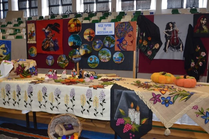 Hayat boyu öğrendikleri açılan sergiyle taçlandı
