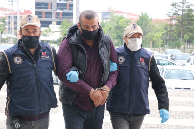 İnterpol tarafından aranan DEAŞ’lıya şafak baskını
