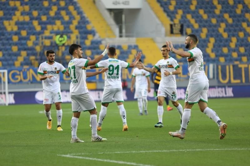 Alanyaspor’da 8 oyuncunun sözleşmesi sona erdi
