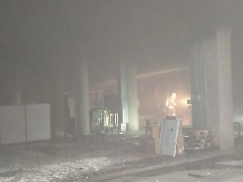 Başkent’te iş merkezinde çıkan yangın 7 saatin ardından kontrol altına alındı
