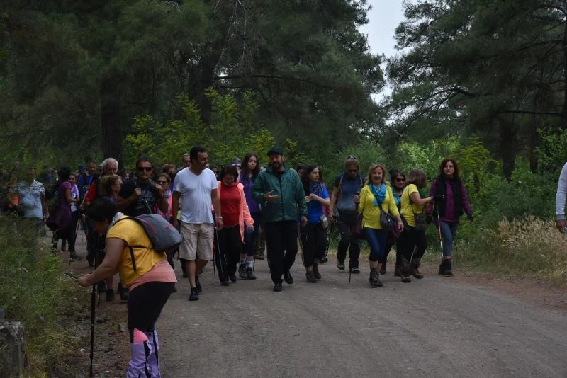(Özel)  Trekking tutkunları Balıkesir’de yeni bölgeleri keşfediyor
