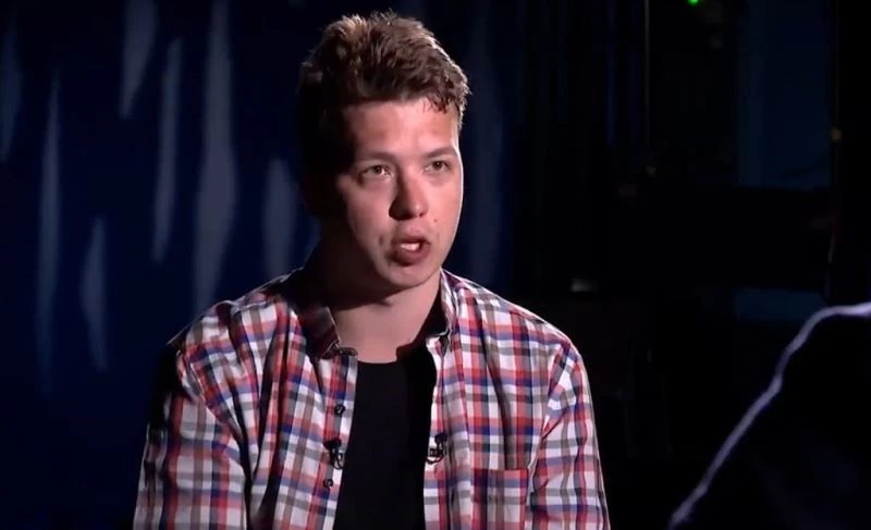 Zorla indirilen uçakta gözaltına alınan Protasevich, Polonya ve Litvanya’yı suçladı
