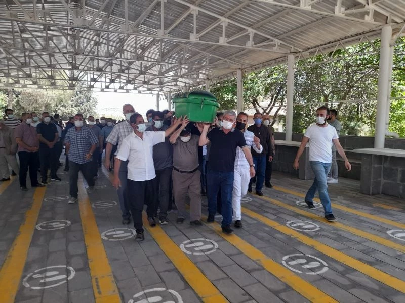 Feci kazada ölenlerden üçü Gaziantep’te defnedildi
