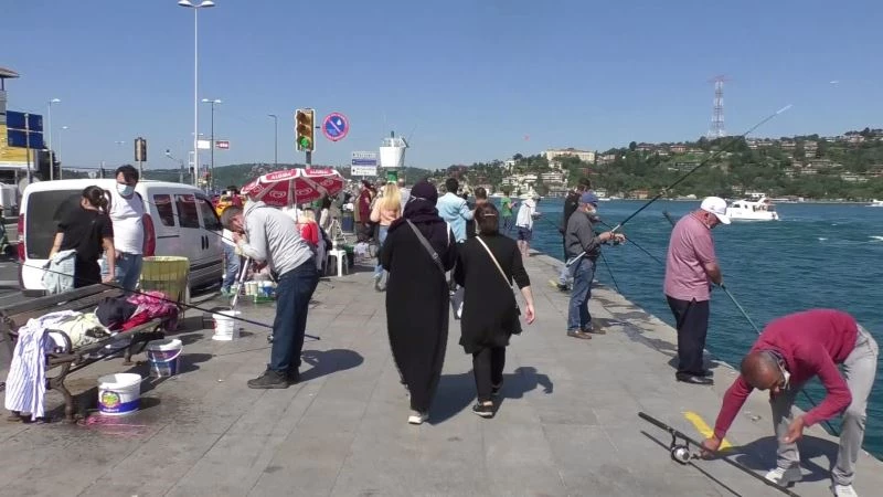 Bebek ve Beylikdüzü sahillerinde kısıtlamasız ilk cumartesi yoğunluğu

