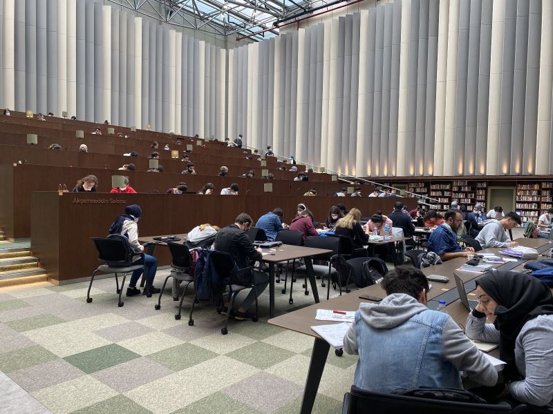 Fatih’in en büyük kütüphanesi açıldı
