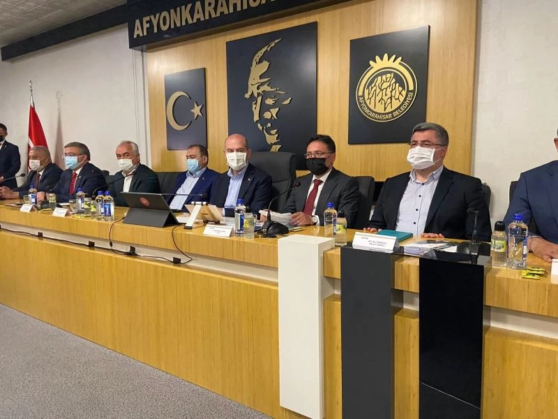 Bakan Soylu parlamenter sistem isteyen muhalefet yüklendi:
