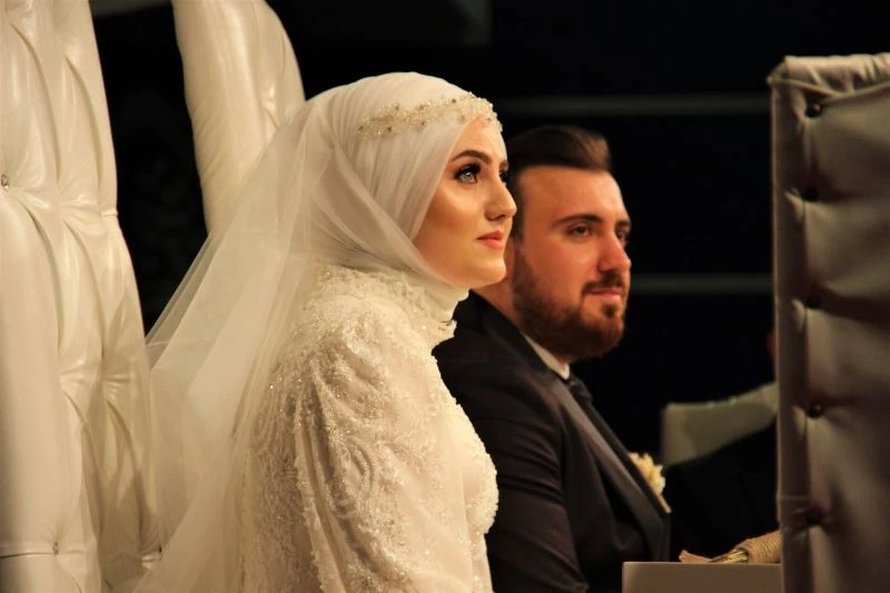 Kısıtlamasız cumarteside nikah kıydıran 41 çifte, en az 3 çocuk tavsiyesi
