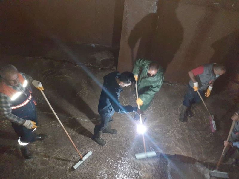 Hakkari’de su depoları temizlendi

