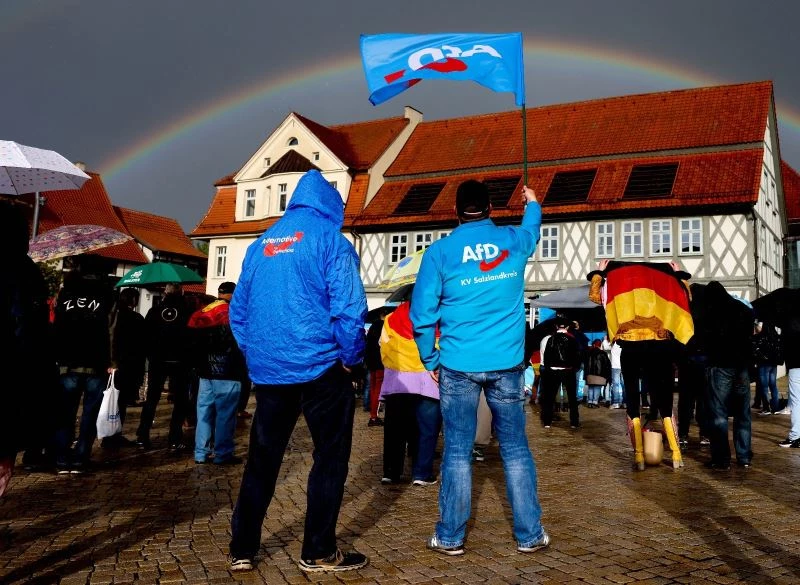 Almanya’da siyasi görüşe bağlı aşı araştırması
