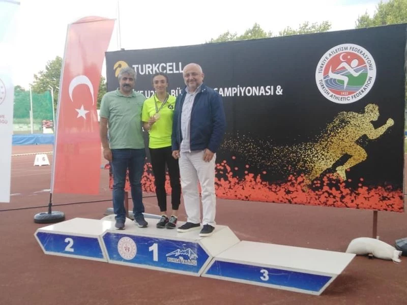 Karslı Milli atlet madalyaya doymuyor
