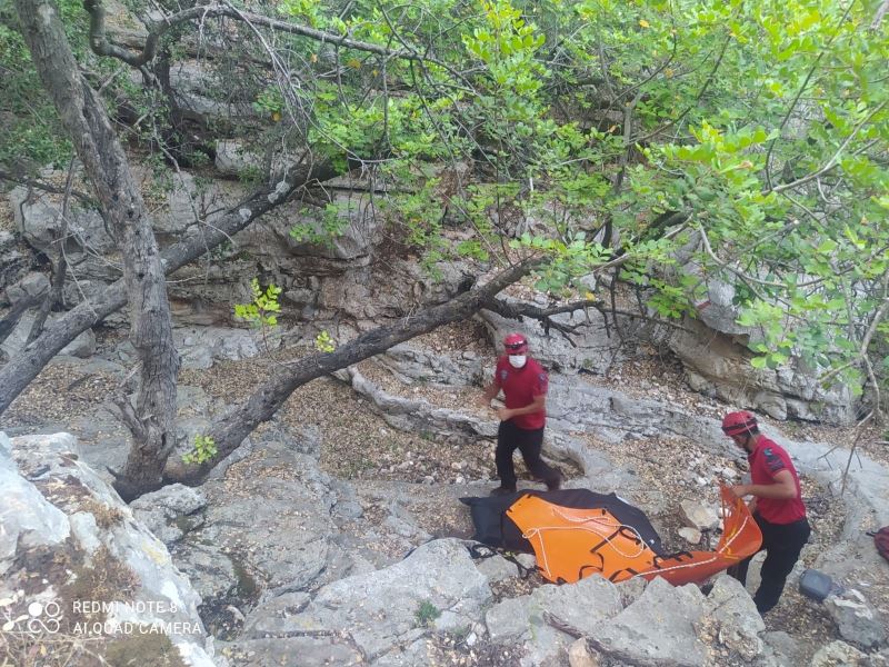 Likya yolunda yürüyüp yapan gurbetçi, kayalıklardan düşerek hayatını kaybetti
