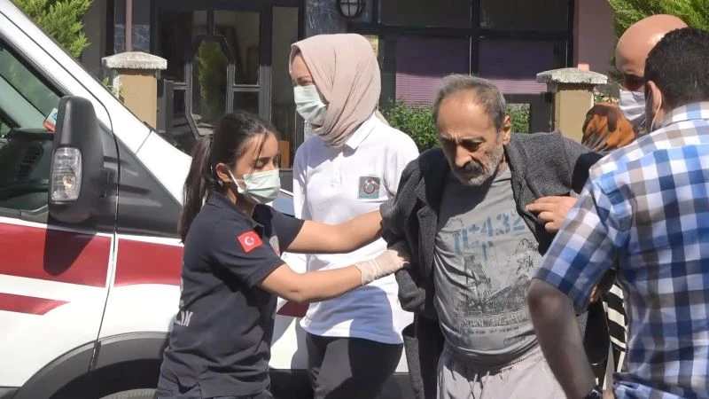 Ünlü tiyatrocu evinde yarı baygın halde bulundu
