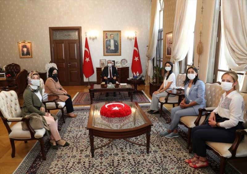 Hatay Valisi Doğan, Yayladağı Kadın Girişimi Kooperatifi üyelerini kabul etti