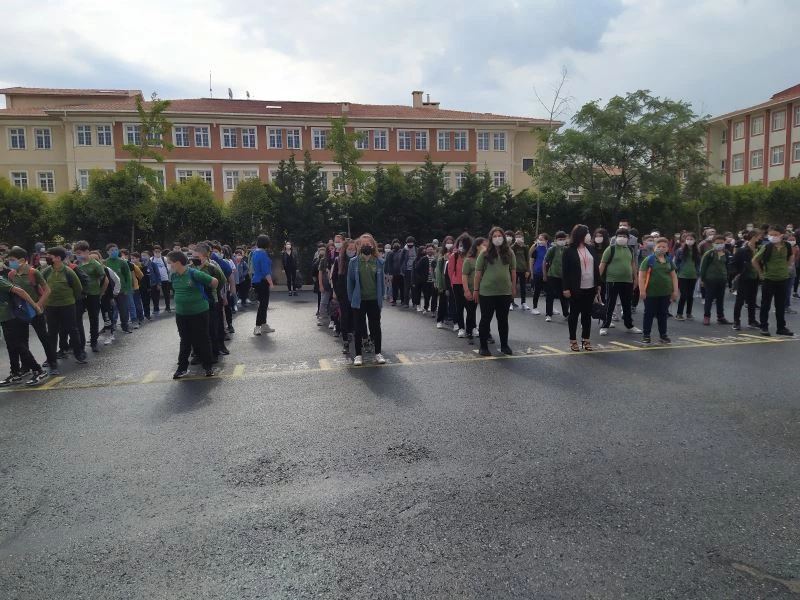 Ortaokul ve liselerde yüz yüze eğitim başladı
