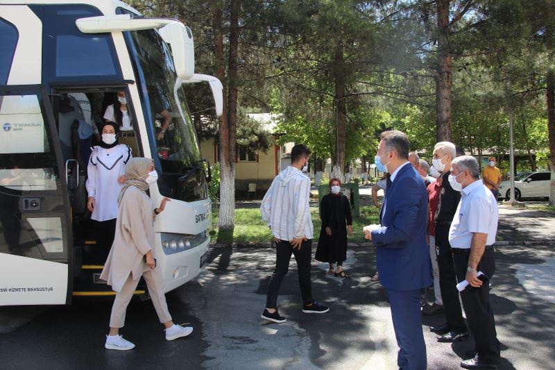 Batman Üniversitesinin başarılı öğrencileri geziden döndü
