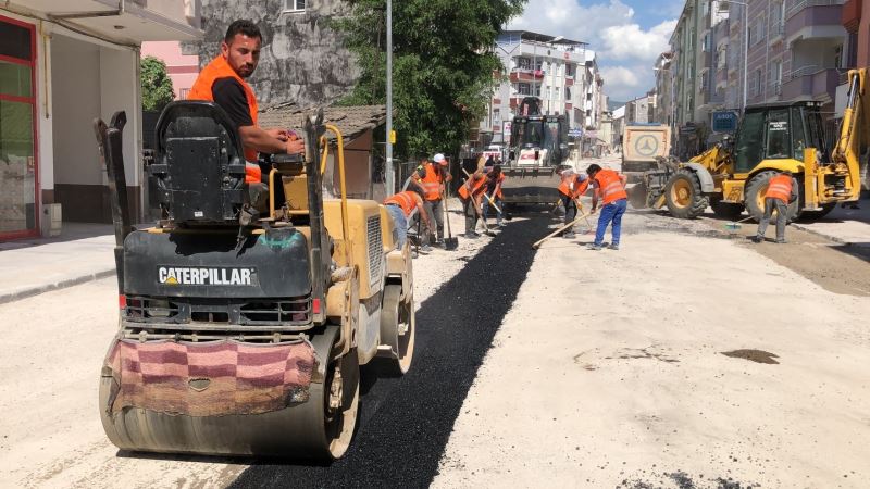 Niksar’da asfalt yama çalışmalarına başlandı
